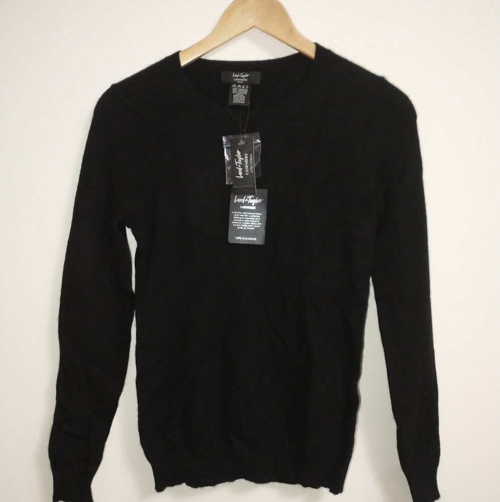 NWT Lord & Taylor Cashmere Sweater in Black